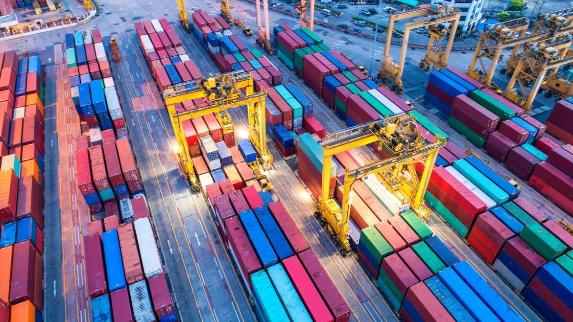 Frete e afretamento e armazenamento de mercadorias